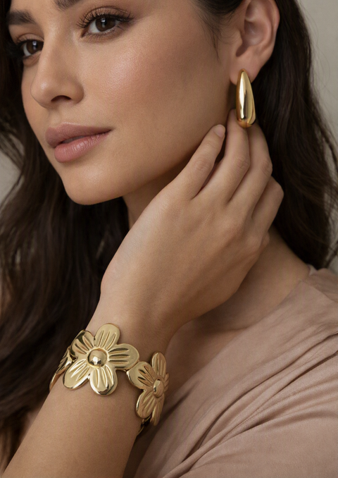 Gold Floral Cuff Bracelet – Vintage Flower Design | One Size