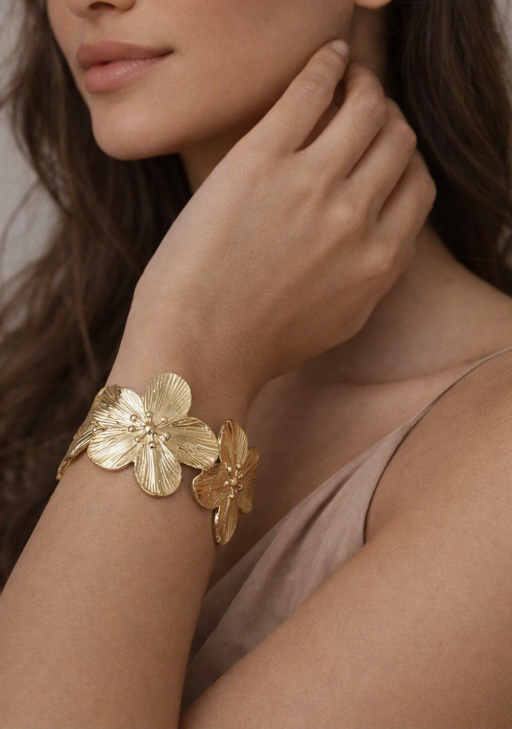 Gold Floral Link Bracelet – Vintage Flower Charm | One Size