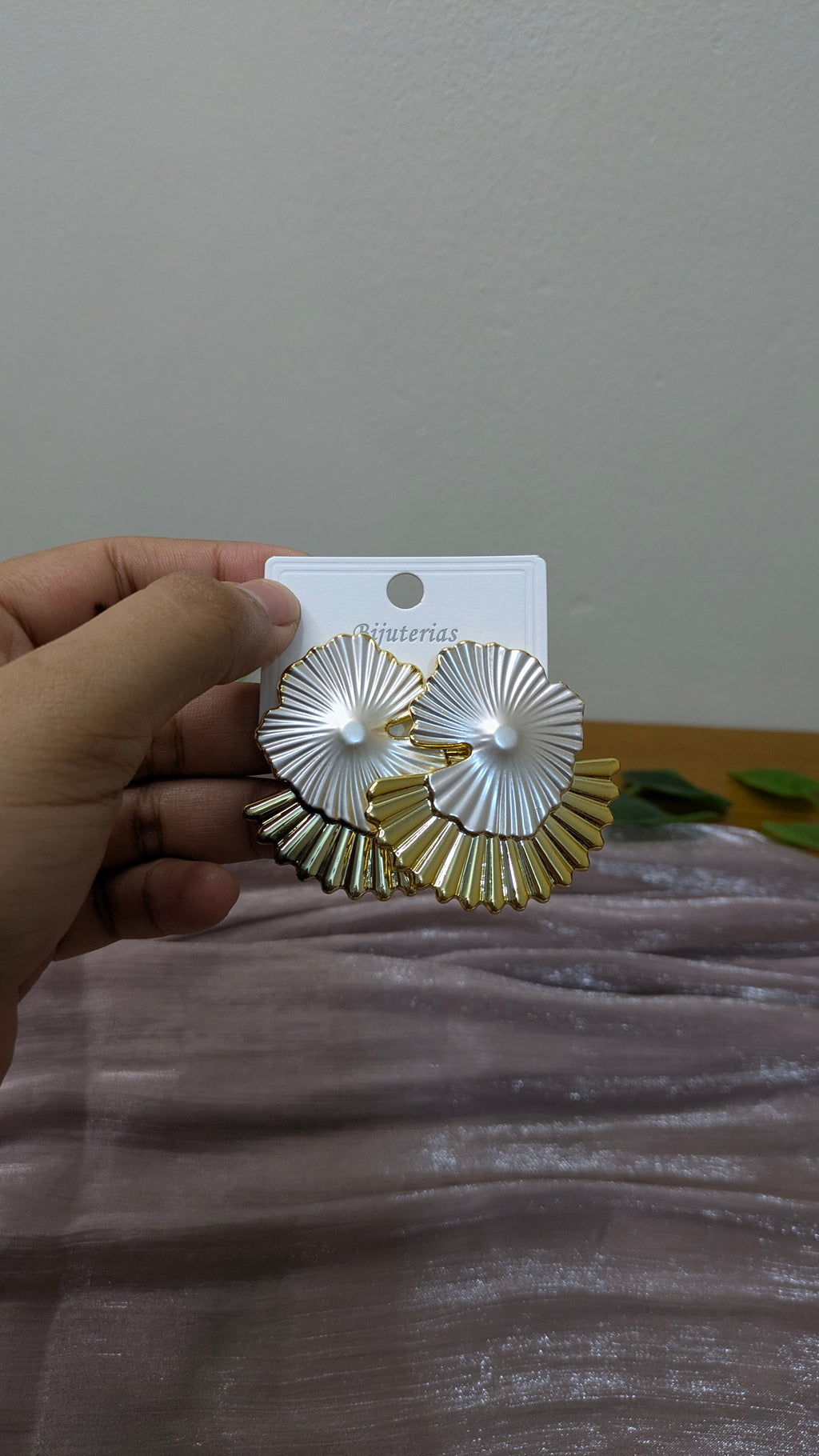 Gold & Silver Ribbed Sunflower Disc Earrings – Vintage Statement Studs | One Size