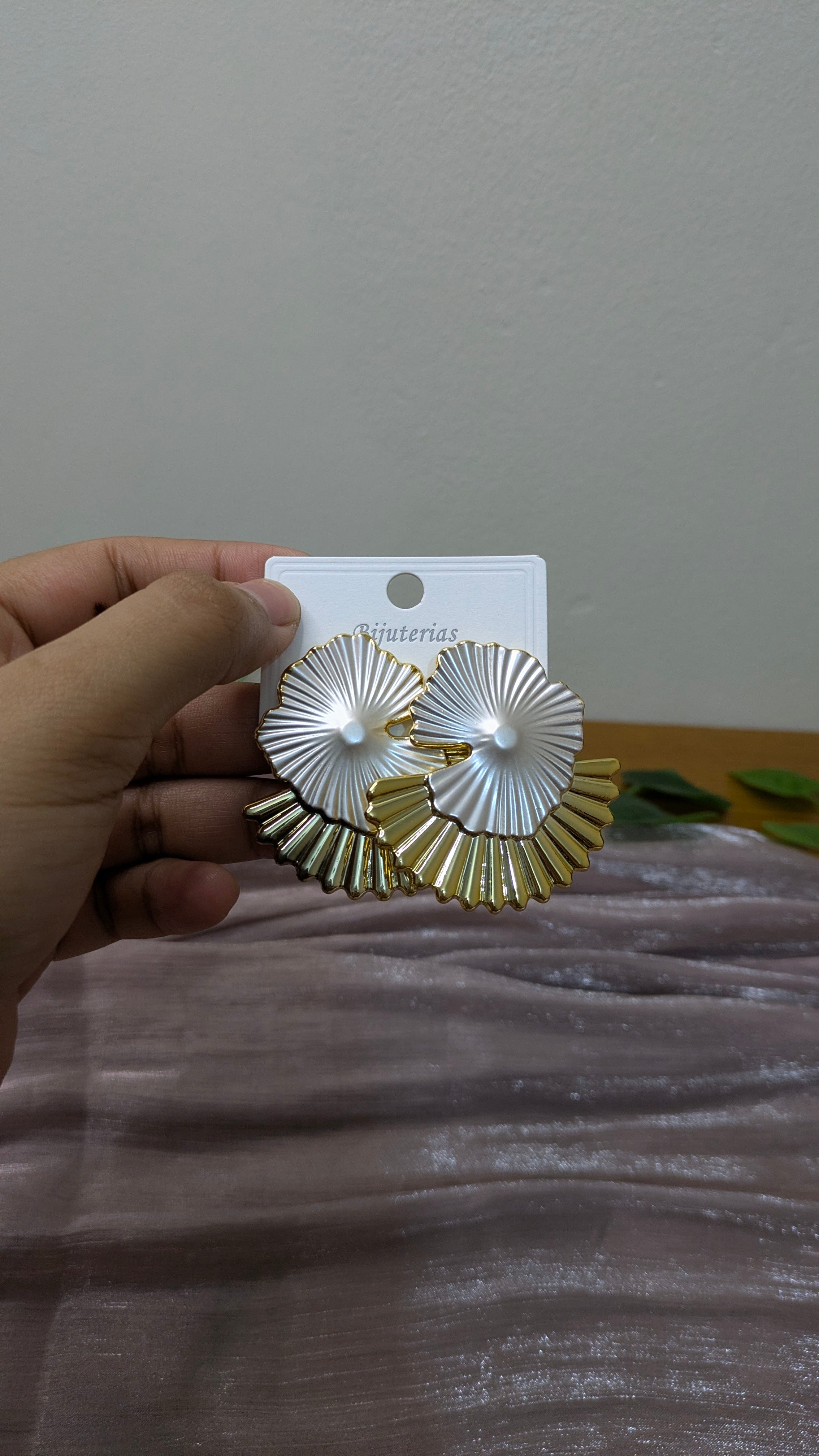 Gold & Silver Ribbed Sunflower Disc Earrings – Vintage Statement Studs | One Size