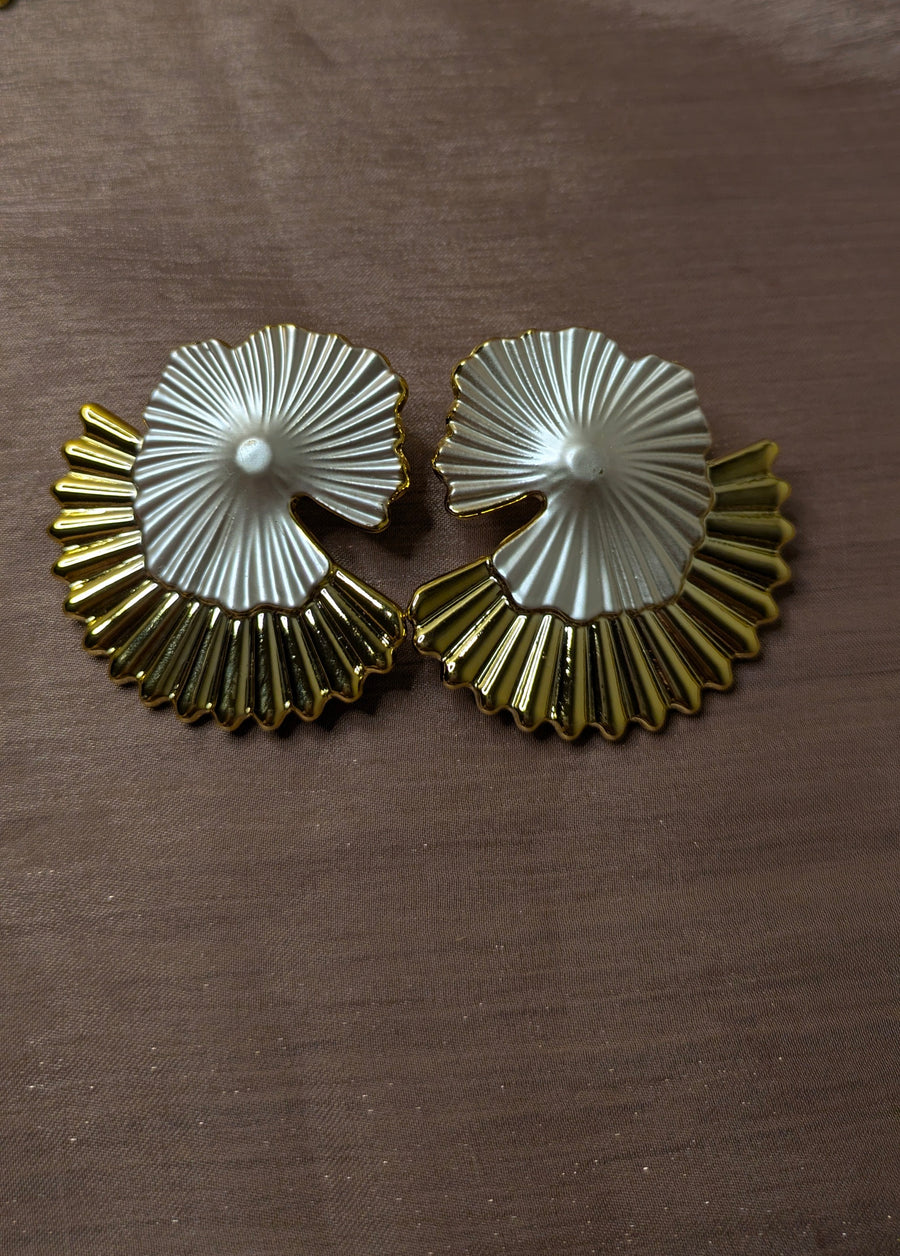 Gold & Silver Ribbed Sunflower Disc Earrings – Vintage Statement Studs | One Size