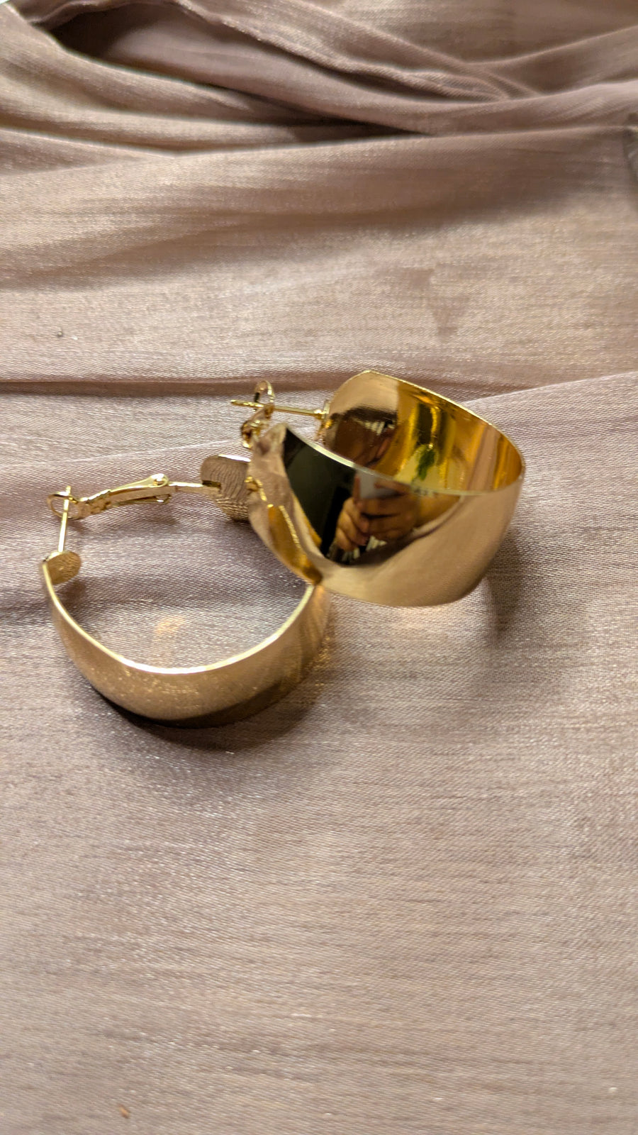 Gold Wide-Band Mirror Hoop Earrings – Chunky Minimal Statement | One Size
