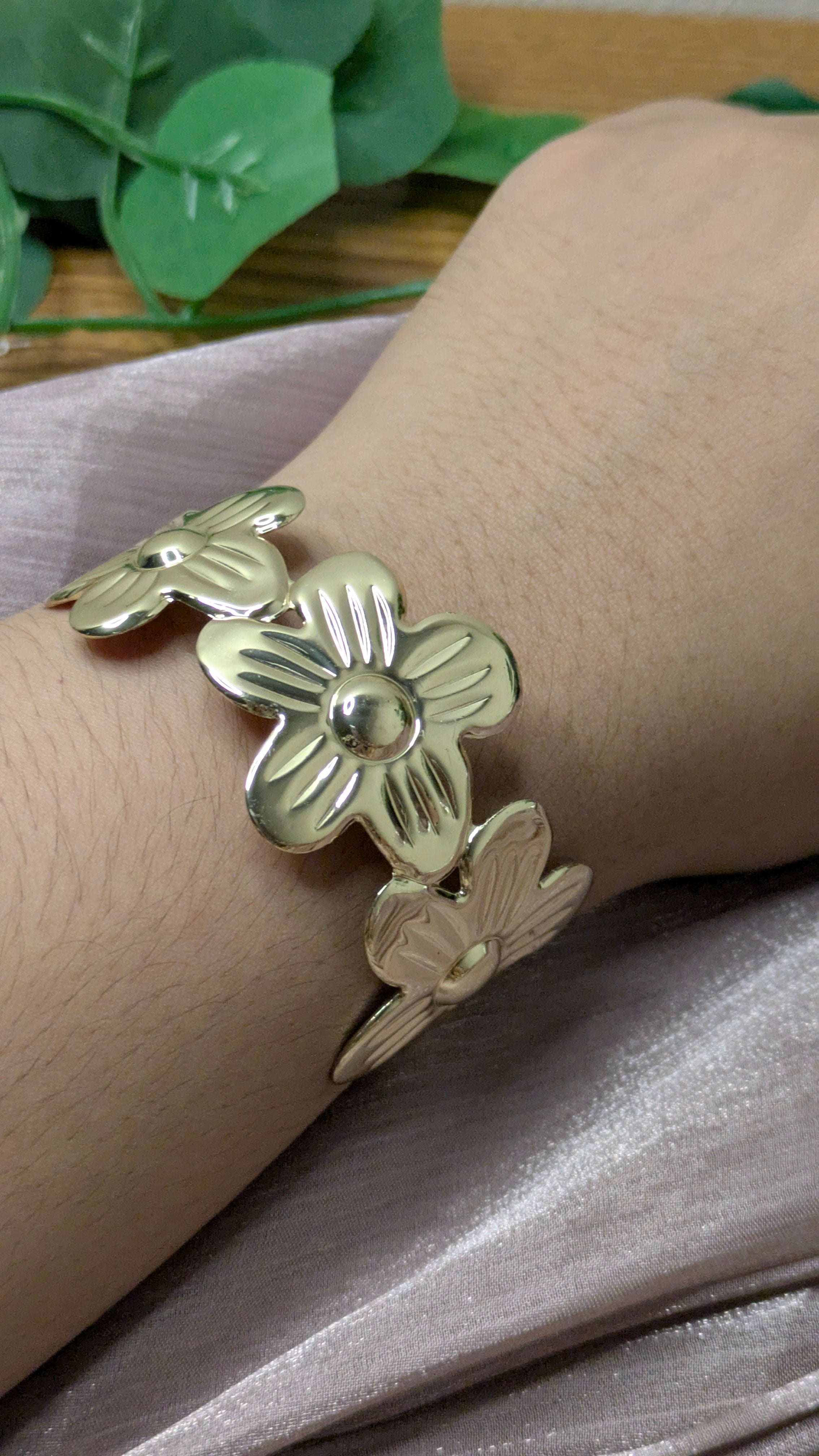 Gold Floral Cuff Bracelet – Vintage Flower Design | One Size