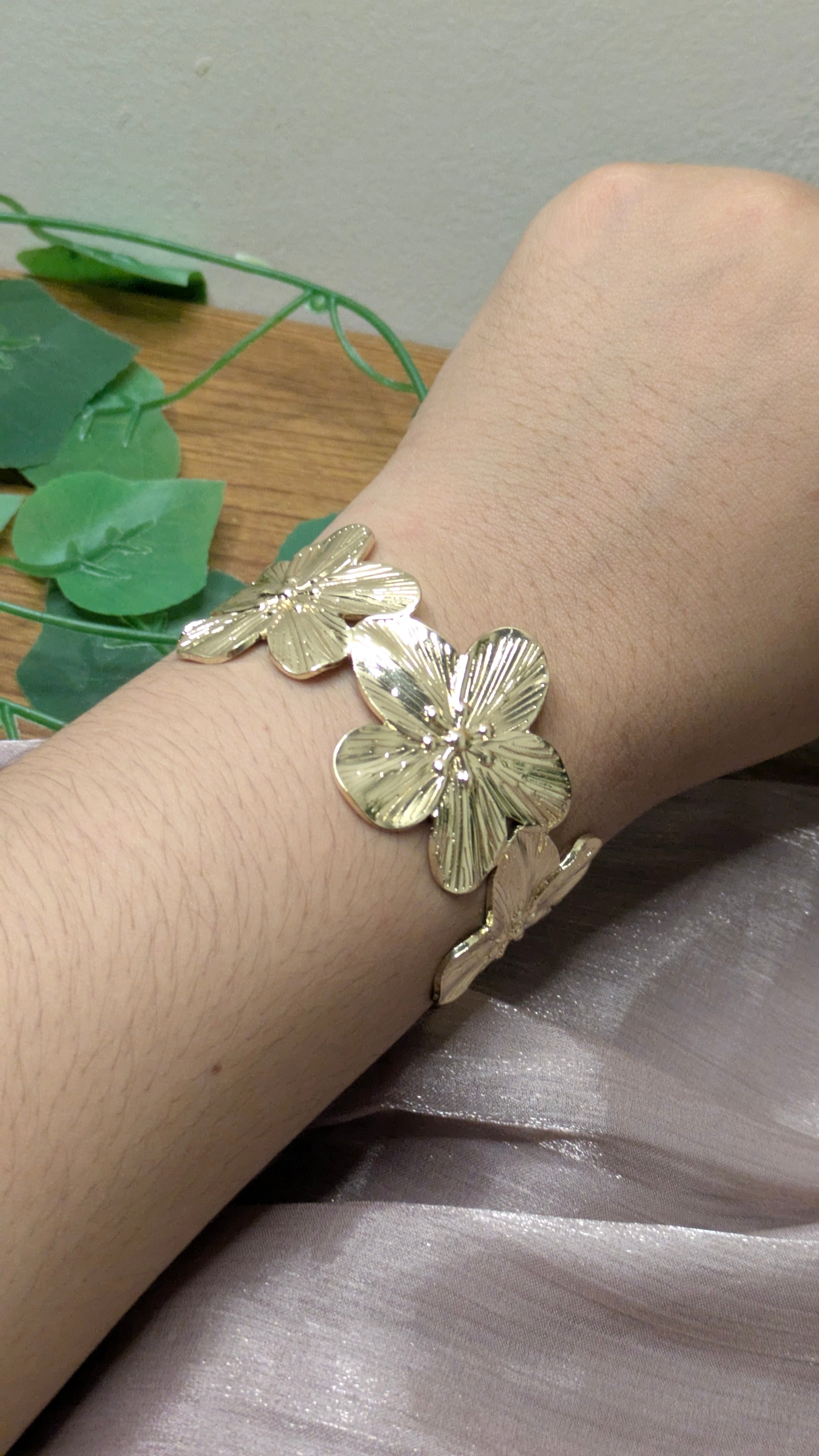 Gold Floral Link Bracelet – Vintage Flower Charm | One Size