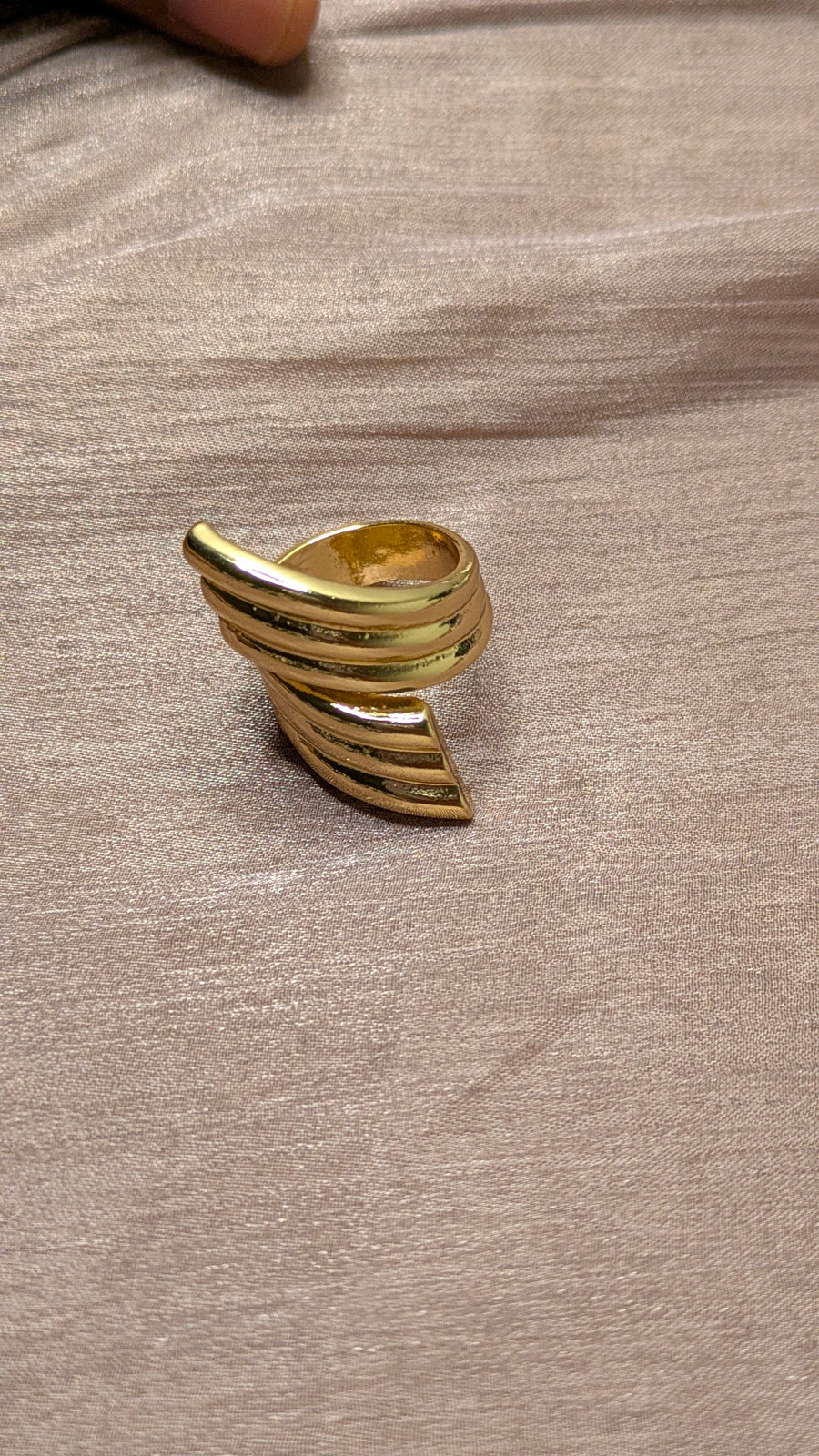 Gold Ribbed Wing Wrap Ring – Sculptural Feather Statement | One Size