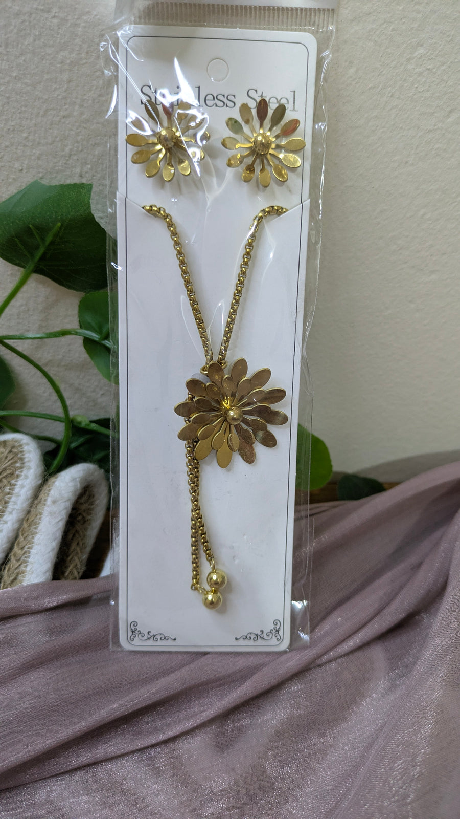 Gold Stainless Steel Daisy Sunflower Necklace & Earring Set – Vintage Boho Jewelry | One Size