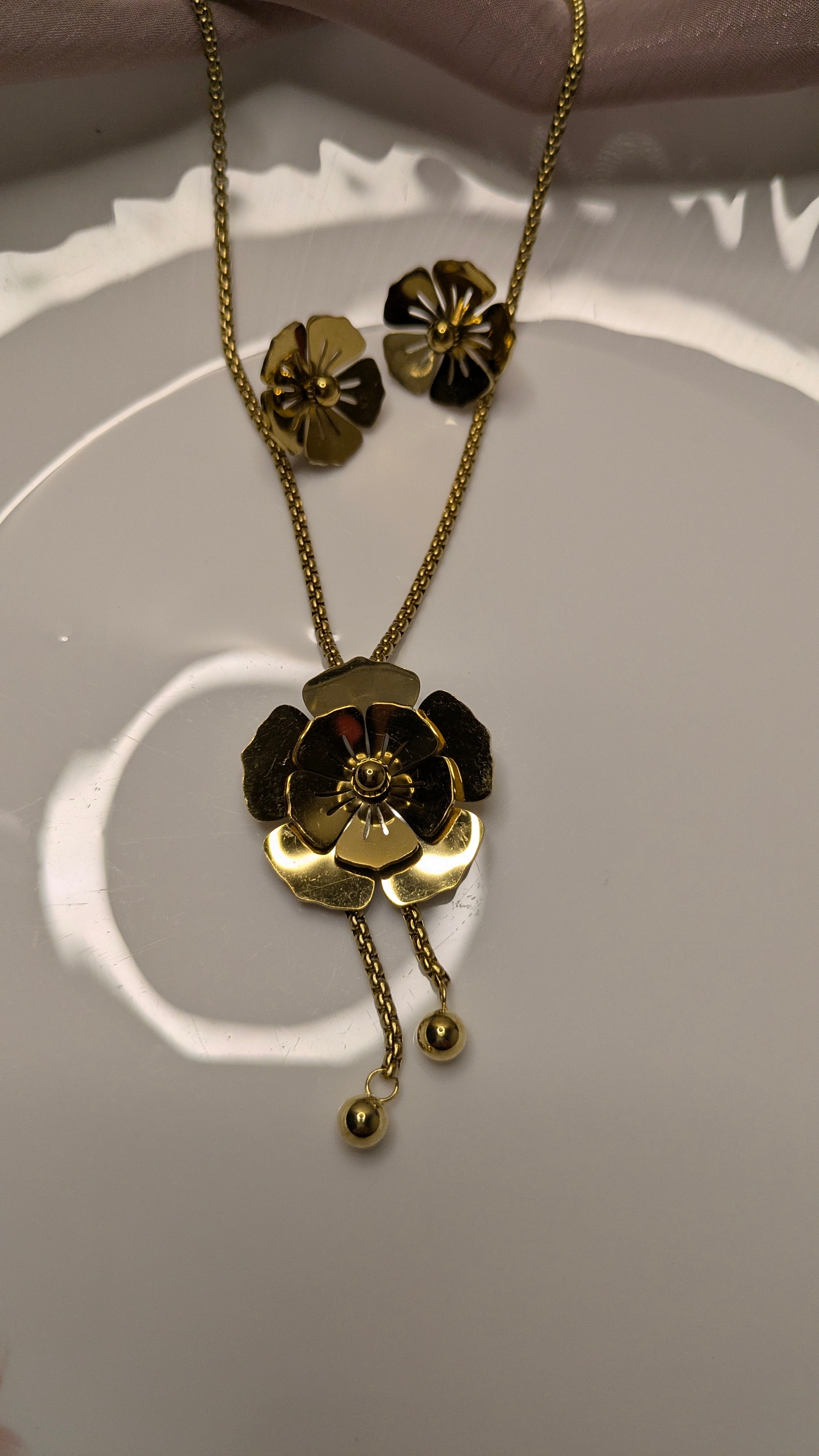 Gold Stainless Steel Floral Necklace & Earring Set – Vintage Flower Jewelry | One Size